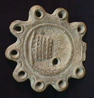 unknown%20Imperial%20Roman%20artist%2C%20%3Cb%3E%3Ci%3E%20Multi-Nozzle%20Lamp%3C%2Fi%3E%3C%2Fb%3E%2C%20300%2F499%20CE%2C%20terracotta%2C%20The%20Sally%20Lewis%20Collection%2C%20public%20domain%2C%2026.45